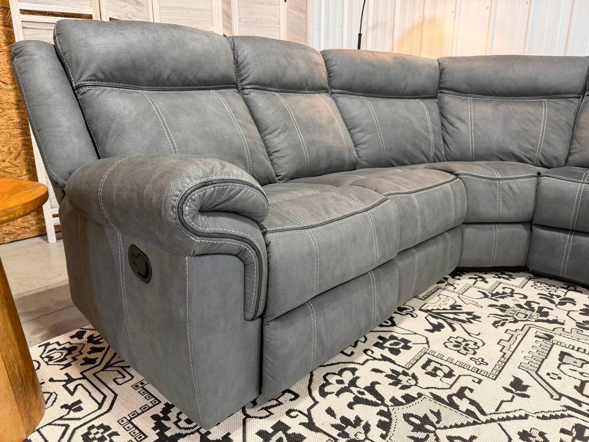 3 Piece Reclining Sectional