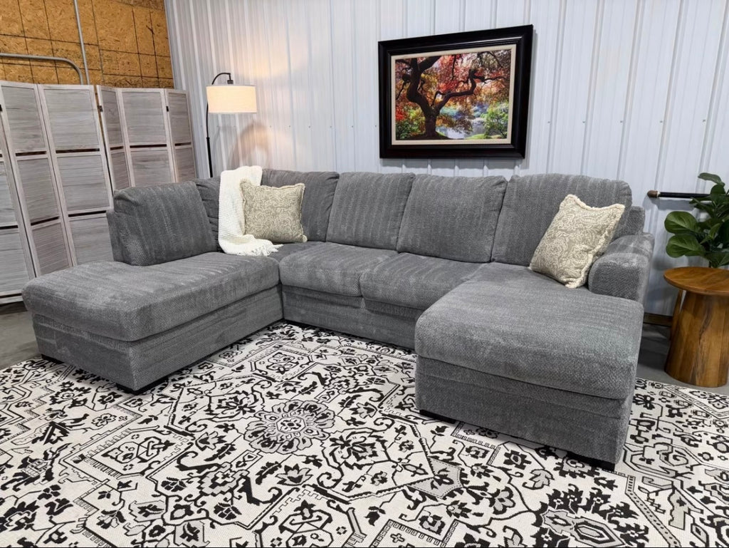 3 Piece Like New Gray Comfy Sectional