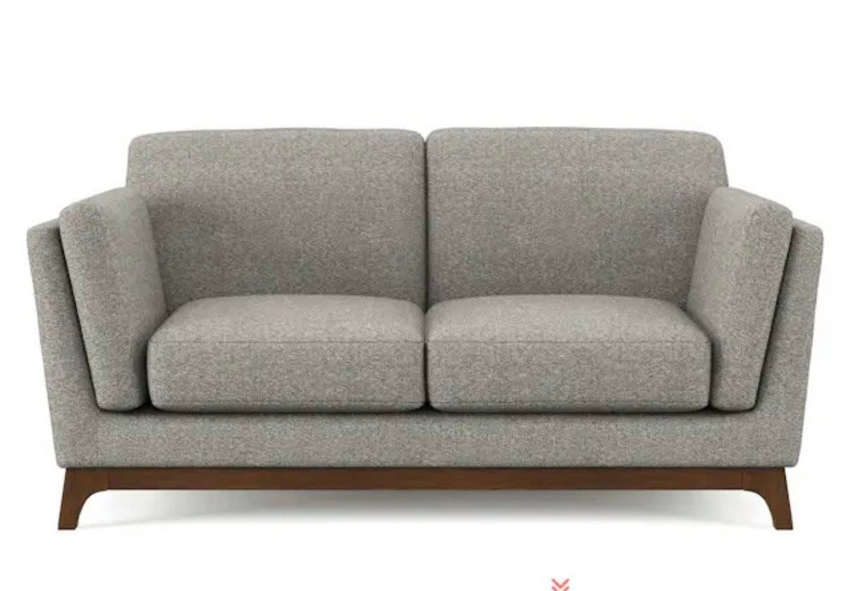 NEW Article “Centi” Loveseat