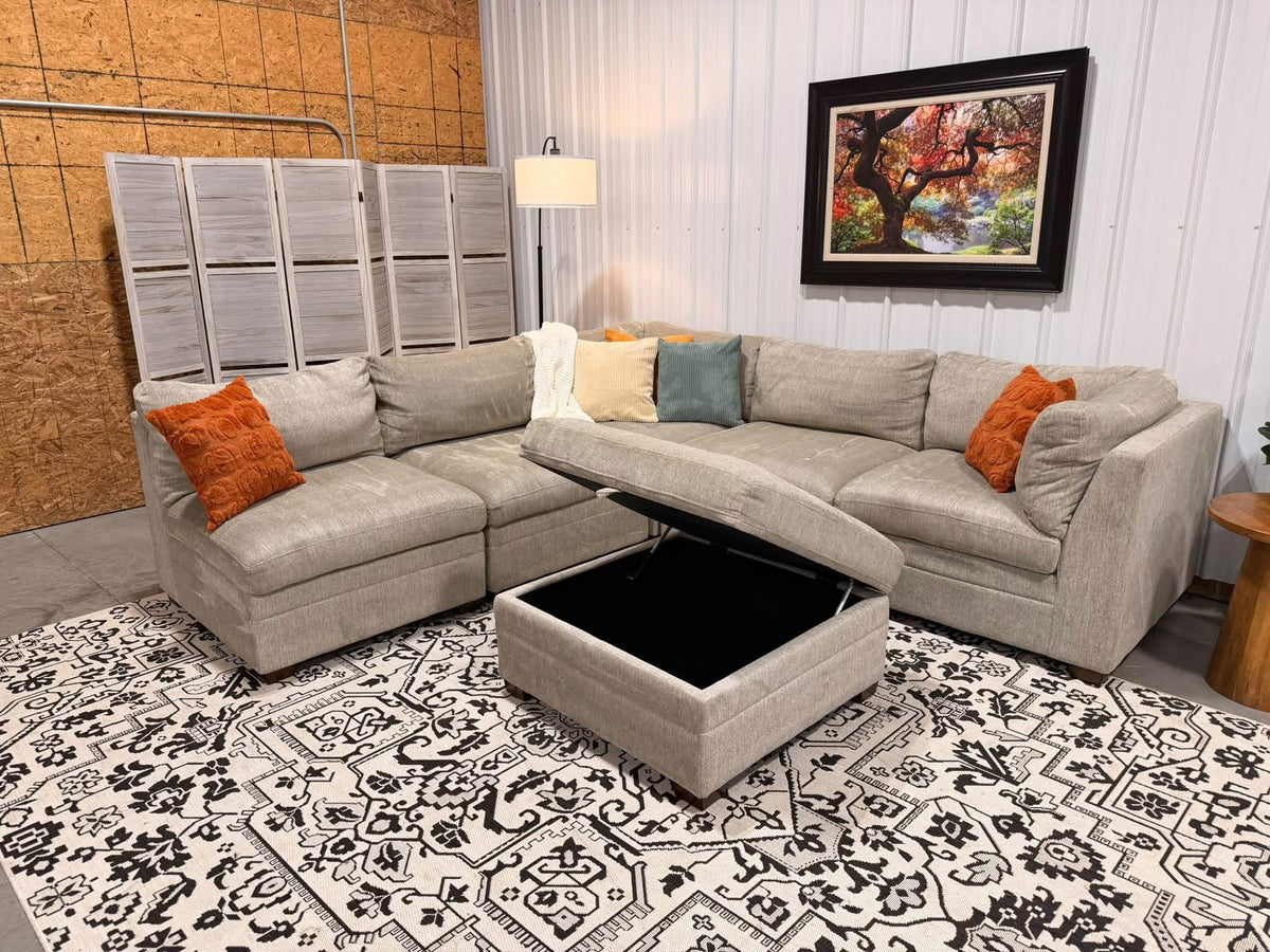 5 Piece Thomasville Tisdale Modular Sectional + Storage Ottoman