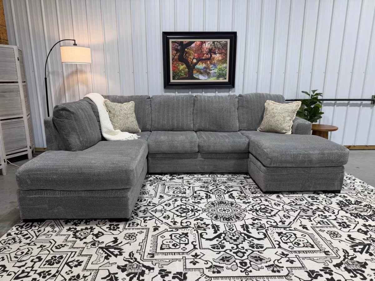 3 Piece Like New Gray Comfy Sectional