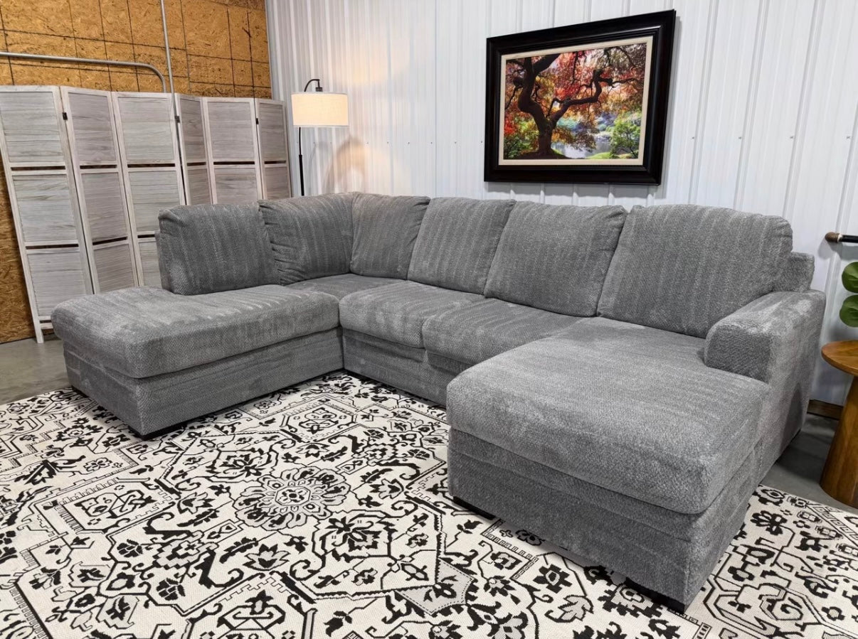 3 Piece Like New Gray Comfy Sectional