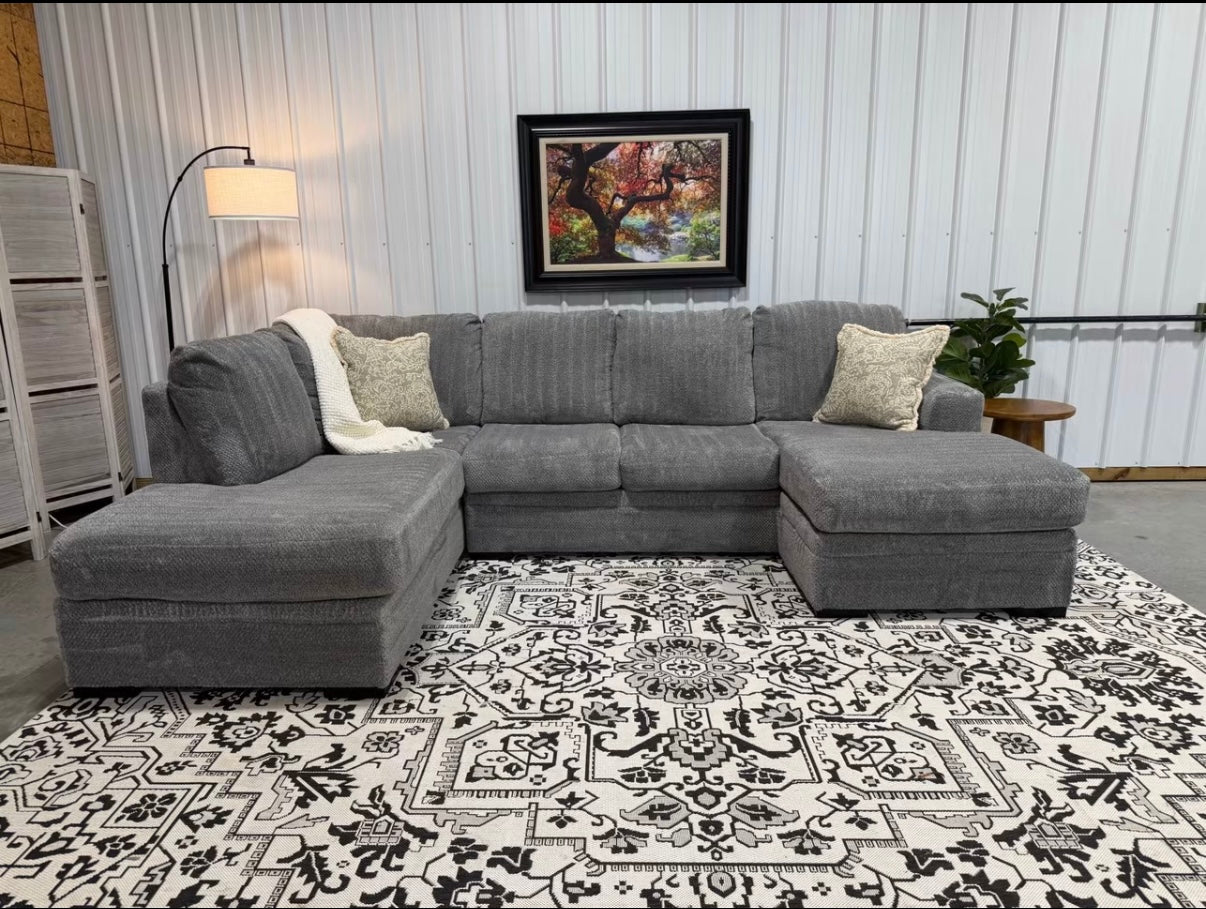 3 Piece Like New Gray Comfy Sectional