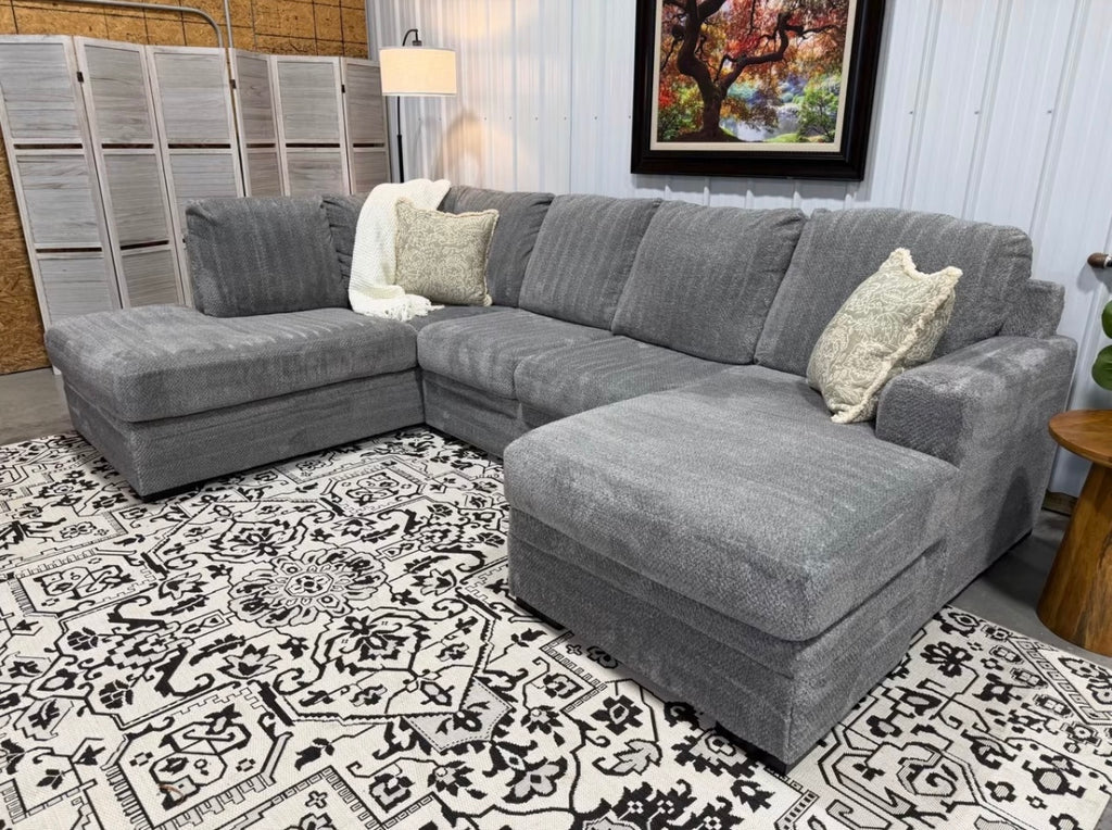 3 Piece Like New Gray Comfy Sectional
