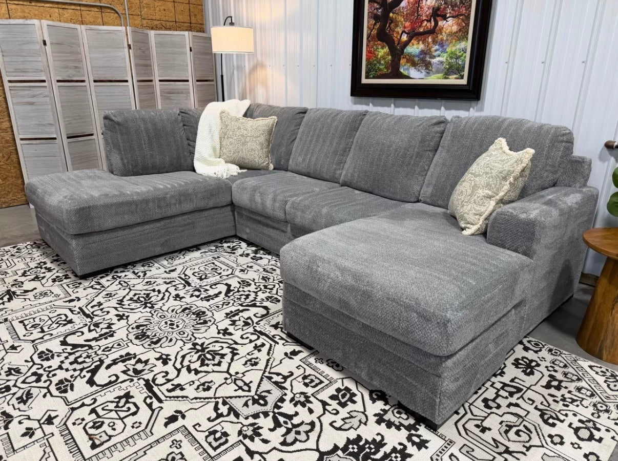 3 Piece Like New Gray Comfy Sectional
