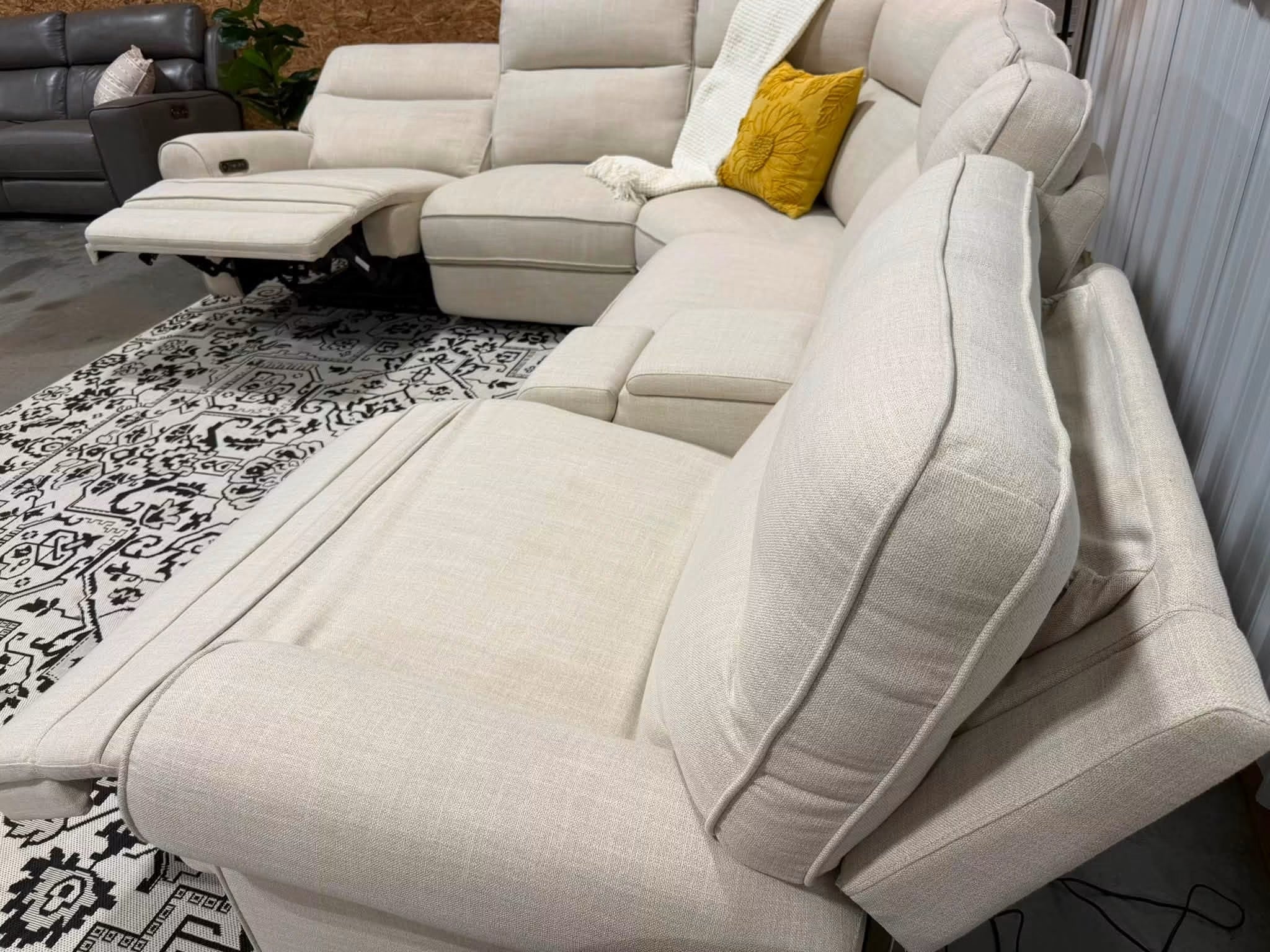 6 Piece Cream Power Reclining Modular Sectional by American Signature
