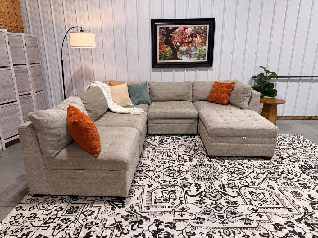 5 Piece Thomasville Tisdale Modular Sectional + Storage Ottoman