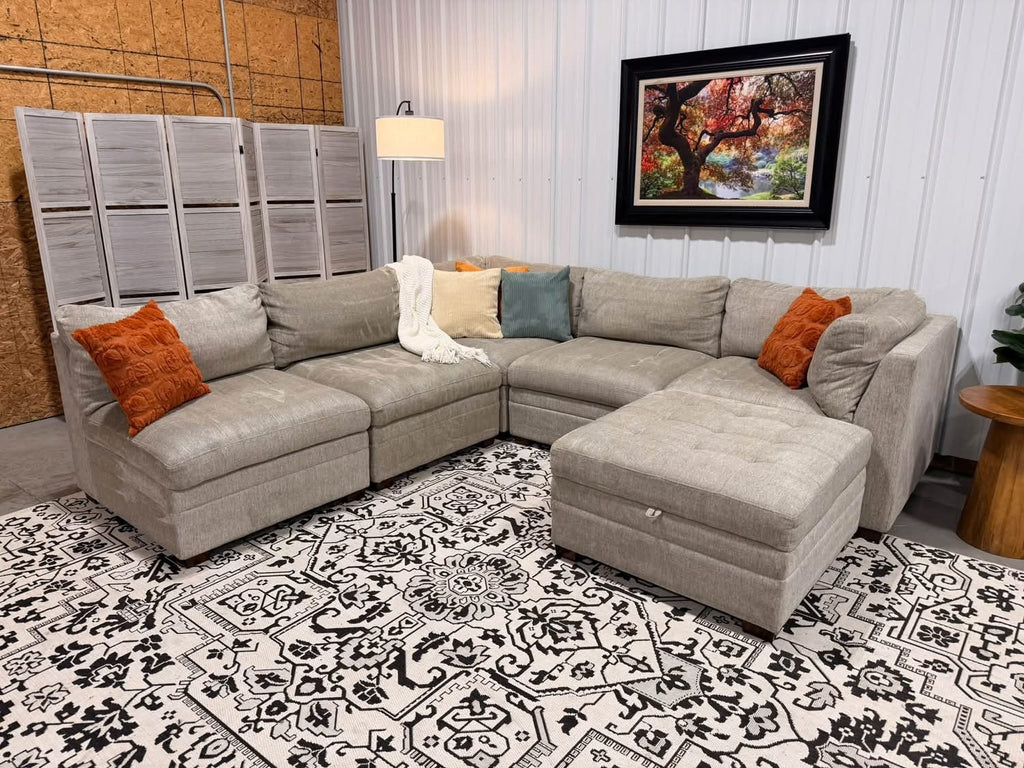 5 Piece Thomasville Tisdale Modular Sectional + Storage Ottoman