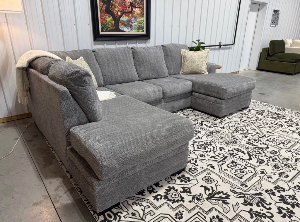 3 Piece Like New Gray Comfy Sectional