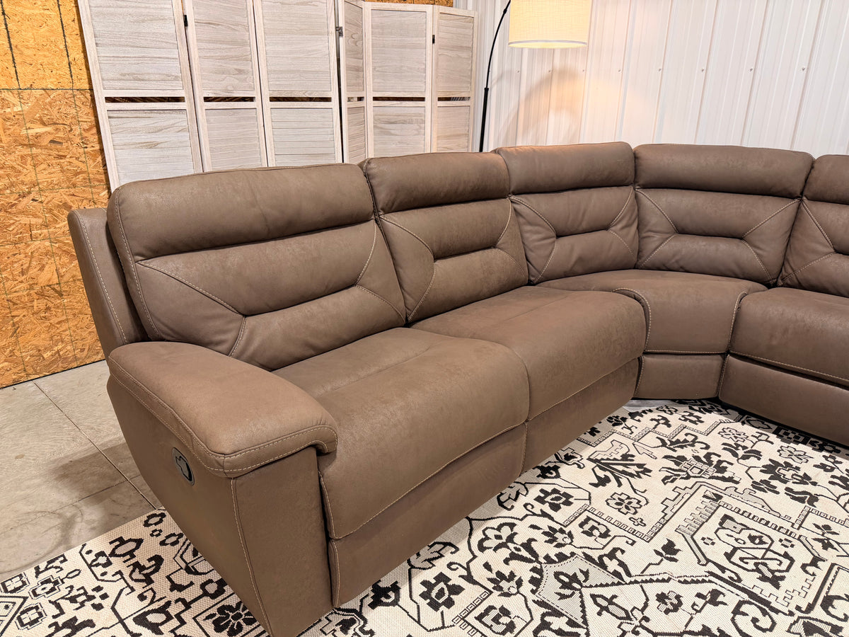 Gillman Creek 6 Piece Reclining Sectional